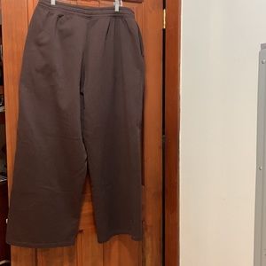 H & M ,size XL Women’s comfy sweatpants, worn once, length 42, pockets,